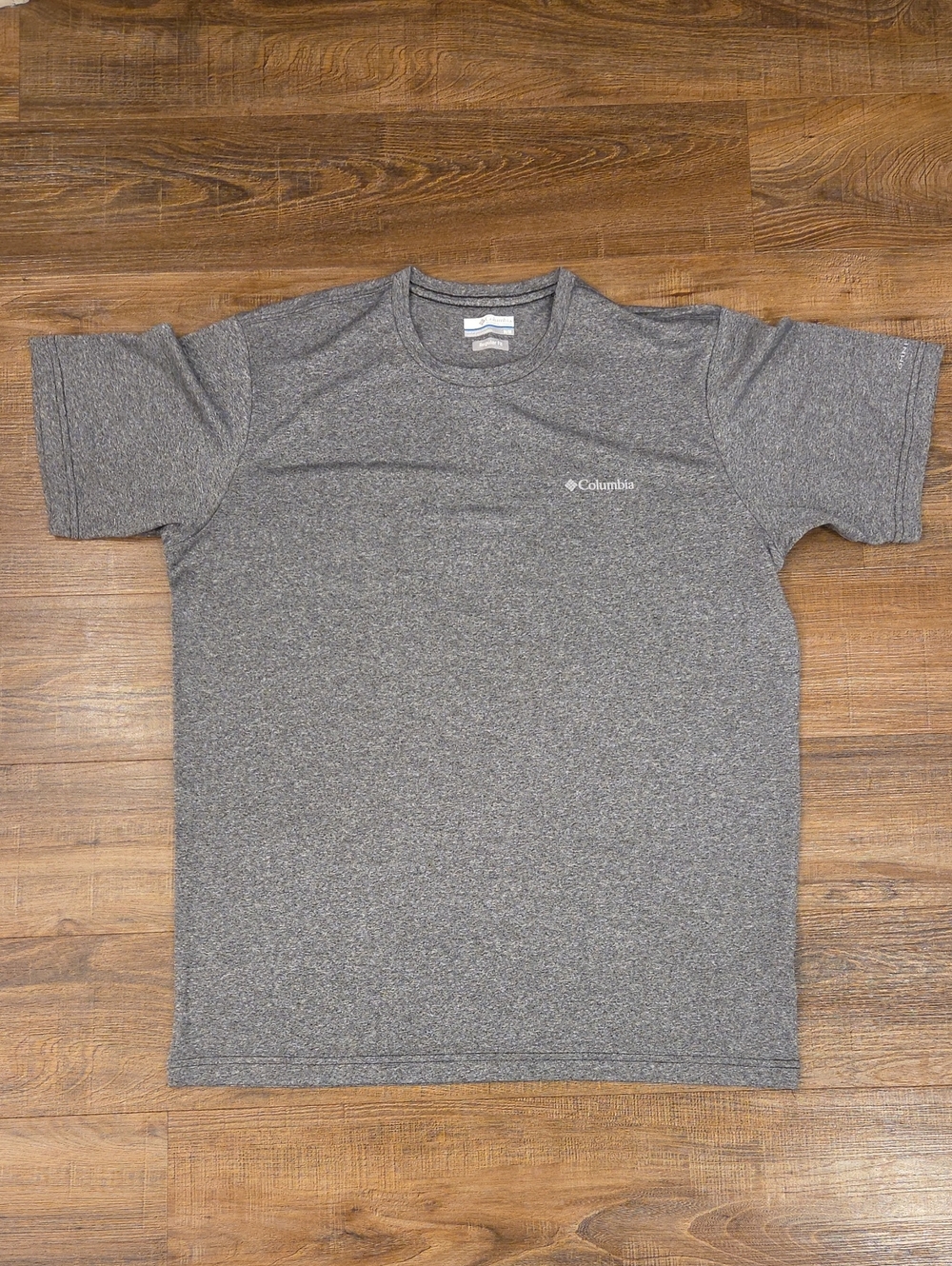 Columbia Heather Gray Short-Sleeve Performance Tee. Mens Size Medium
